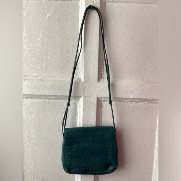 Vintage Bottega Veneta Elegant Green Woven Shoulder Bag - Picture 4 of 15